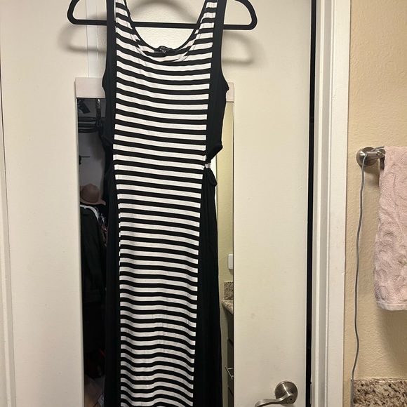 Striped maxi dress - Picture 1 of 7